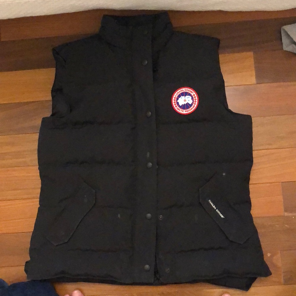 Women’s Canada goose vest size large